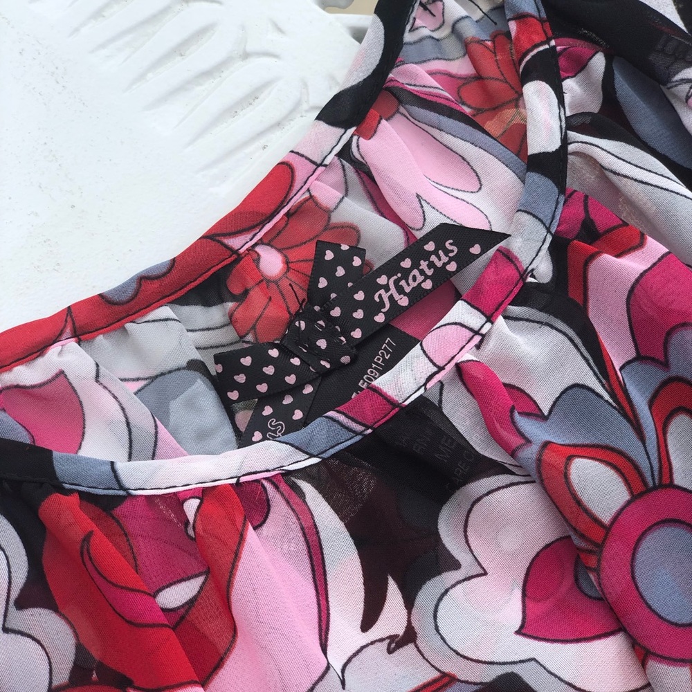 🦋Butterfly sleeve top🦋 - Picture 4 of 8